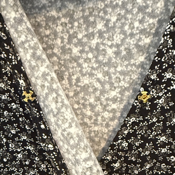 Michael Kors black and white floral wrap dress. Size XL - Picture 3 of 6